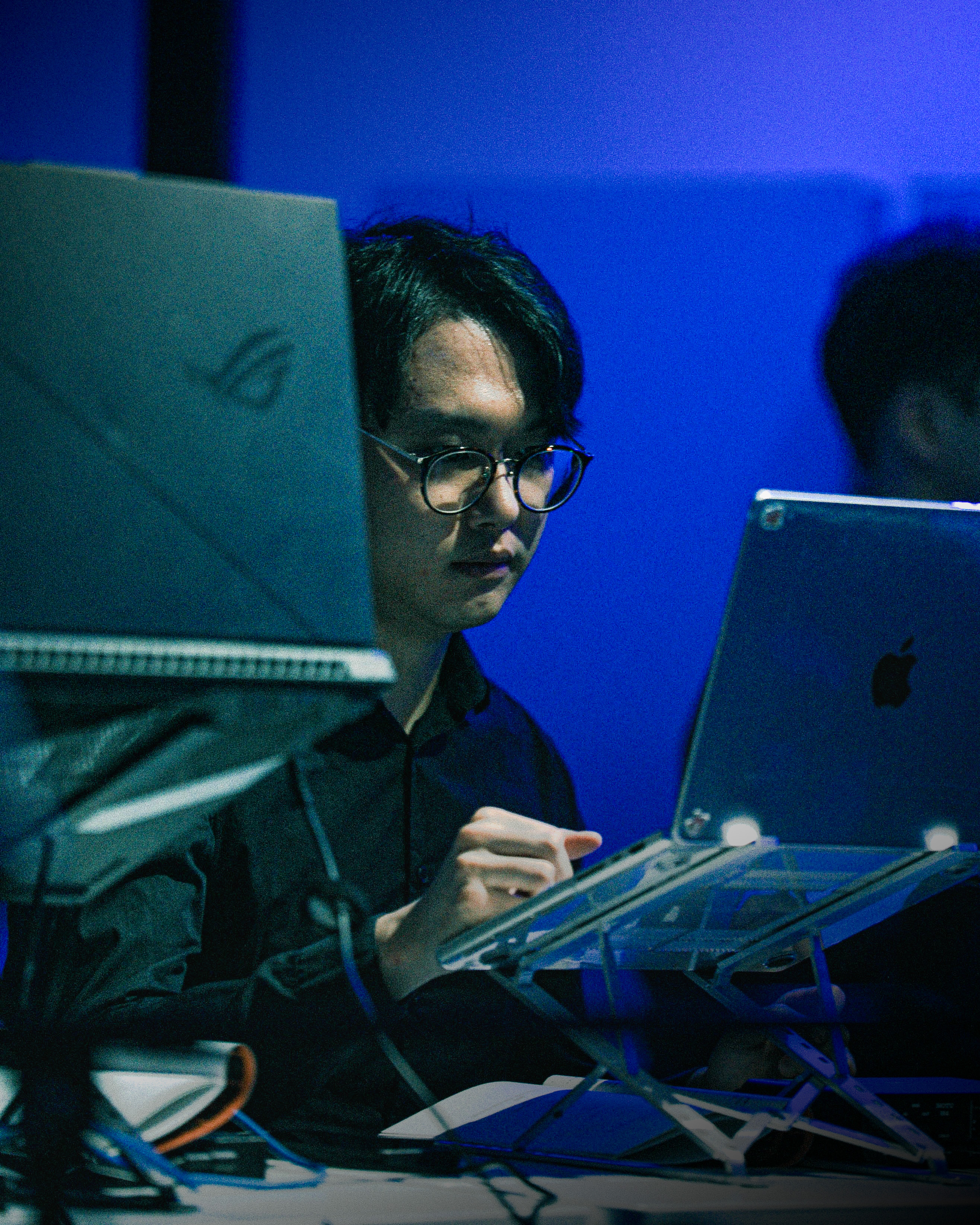 Han LEE profile 1